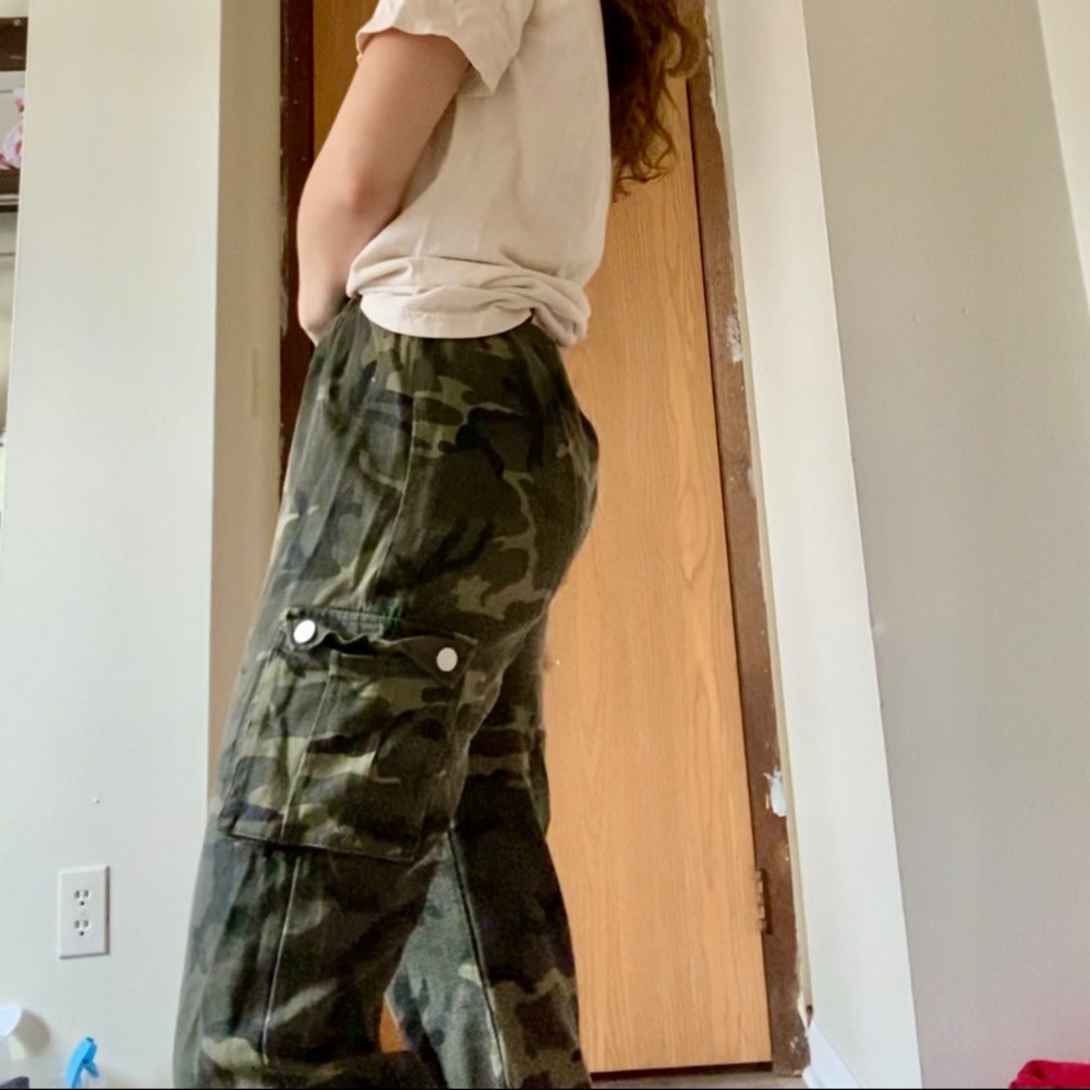 baggy camo pants